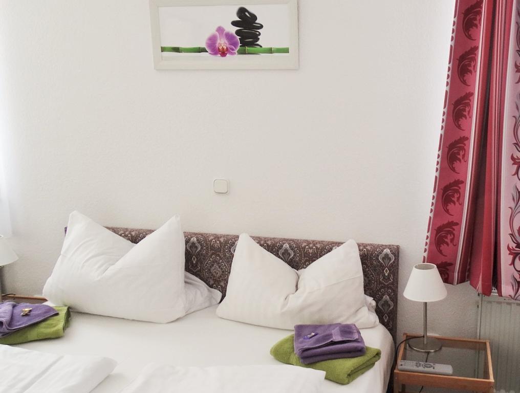 Hotel & Restaurant Arnoldusklause Düren - Eifel Zimmer foto