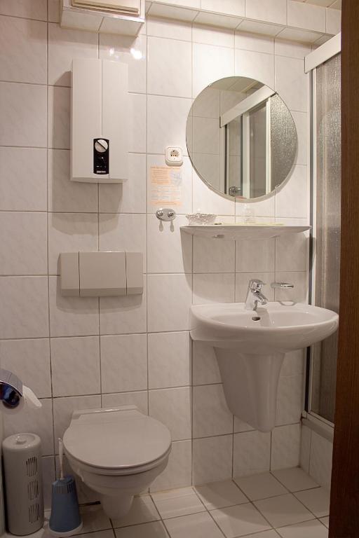 Hotel & Restaurant Arnoldusklause Düren - Eifel Zimmer foto